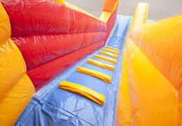 Kup spektakularną dmuchaną zjeżdżalnię z motywem klauna z zabawnymi nadrukami dla dzieci. Zamów nadmuchiwane zjeżdżalnie już teraz online w JB Dmuchańce Polska