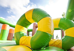 Do kupienia wielozadaniowa długa dmuchana zjeżdżalnia z dmuchaną poduszką do skakania i opcją dołączenia brodzika na wodę. Zamów wytrzymałe wyjątkowe dmuchańce dla swoich klientów od JB Dmuchance