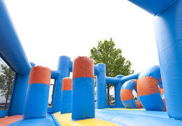 Wyjątkowa wielofunkcyjna zjeżdżalnia w motywie błazenka z brodzikiem, imponującym obiektem 3D, świeżymi kolorami i przeszkodami 3D dla dzieci. Kup nadmuchiwane zjeżdżalnie online w JB Dmuchańce Polska