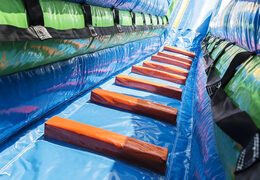 Kup spektakularną nadmuchiwaną zjeżdżalnię o tematyce surfingowej z zabawnymi nadrukami dla dzieci. Zamów nadmuchiwane zjeżdżalnie już teraz online w JB Dmuchańce Polska