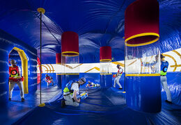 Zamów nadmuchiwaną arenę bitewną zarówno dla młodych, jak i starszych. Kup nadmuchiwane areny online już teraz w JB Dmuchańce Polska