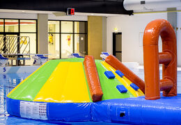 Zdobądź nadmuchiwaną zjeżdżalnię o tematyce delfinów dla młodszych i starszych. Zamów gry w nadmuchiwany basen już teraz online w JB Dmuchańce Polska