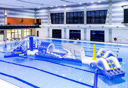 Kup wyjątkowy nadmuchiwany tor przeszkód z podwójnym haairunem dla małych i dużych. Zamów gry w nadmuchiwany basen już teraz online w JB Dmuchańce Polska