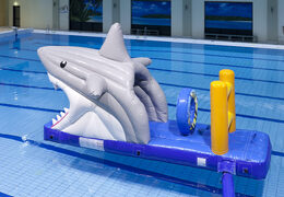 Kup hermetyczną nadmuchiwaną zjeżdżalnię basenową z motywem rekina dla młodych i starszych. Zamów nadmuchiwane atrakcje wodne już teraz online w JB Dmuchańce Polska