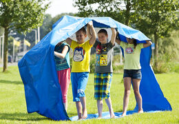 Kup grę z niebieską gąsienicą zarówno dla młodych, jak i starszych. Zamów nadmuchiwane przedmioty online w JB Dmuchańce Polska