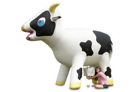 Do kupienia dmuchana krowa do dojenia i do samodzielnego wypełnienia napojem jako atrakcyjna zabawa dla dzieci i dorosłych. Kup z szybką wysyłką do domu atrakcyjne dmuchańce od JB Dmuchance