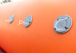 Do kupienia gazoszczelny basen 10 x 10 metrów z dmuchanymi ścianami do rozgrywania konkurencji wodnych. Zamów dmuchańce gazoszczelne do zabaw plenerowych od producenta obiektów dmuchanych JB Dmuchance