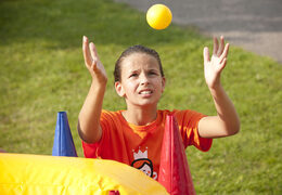 Na sprzedaż dmuchana atrakcja gra dla dzieci z wirującymi w powietrzu kulkami. Zamów z dostawą oryginalne konstrukcje dmuchanych gier z profesjonalnej firmy JB Dmuchance 