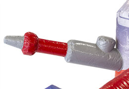 Nadmuchiwany wielofunkcyjny dmuchany zamek strażacki ze zjeżdżalnią pośrodku i obiektami 3D dla dzieci. Zamów dmuchane zamki online w JB Dmuchańce Polska