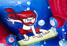 Kup hermetyczny IPS Ninja Splash z rozpylaczem wody dla małych i dużych. Zamów nadmuchiwane atrakcje IPS Ninja już teraz online w JB Dmuchańce Polska