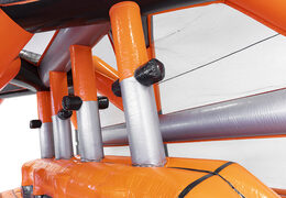 Kup nadmuchiwany, 40-częściowy, modułowy kurs szturmowy Giga Edge Walker dla dzieci. Zamów nadmuchiwane tory przeszkód online już teraz w JB Dmuchańce Polska