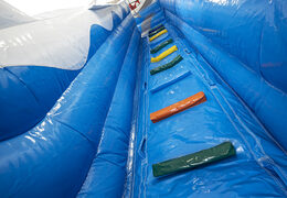 Kup spektakularną nadmuchiwaną zjeżdżalnię z motywem rekina z zabawnymi nadrukami i obiektami 3D dla dzieci. Zamów nadmuchiwane zjeżdżalnie już teraz online w JB Dmuchańce Polska