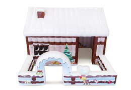  Do kupienia brązowy domek dmuchana chatka świętego mikołaja z dachem pokrytym śniegiem, z wnętrzem do dowolnej aranżacji. Zamów online dmuchane obiekty dekoracyjne od producenta JB Dmuchance