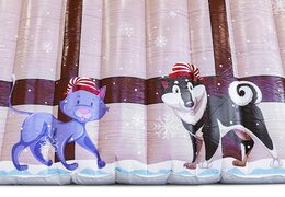  Do kupienia brązowy domek dmuchana chatka świętego mikołaja z dachem pokrytym śniegiem, z wnętrzem do dowolnej aranżacji. Zamów online dmuchane obiekty dekoracyjne od producenta JB Dmuchance