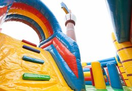 Duży nadmuchiwany, kryty dmuchany zamek piracki do zabawy ze zjeżdżalnią w motywie Lego dla dzieci. Kup dmuchane zamki online w JB Dmuchańce Polska