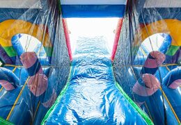 Dmuchany zamek z motywem jednorożca ze zjeżdżalnią i obiektami 3D dla dzieci. Zamów dmuchane zamki online w JB Dmuchańce Polska