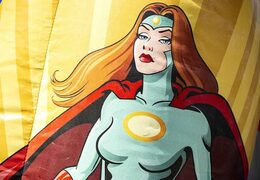 Zamów mini wielofunkcyjny dmuchany zamek z dachem w motywie superbohatera dla dzieci. Kup dmuchany zamek online w JB Dmuchańce Polska