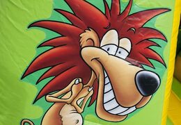 Sprzedam mały leżaczek z dachem w motywie dżungli. Kup dmuchane zamki online w JB Dmuchańce Polska