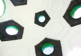 Super dmuchany zamek z daszkiem w motywie piłkarskim dla dzieci. Kup dmuchane zamki online w JB Dmuchańce Polska