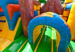 Wielofunkcyjny dmuchany zamek nadmuchiwany dla dzieci o tematyce pirackiej łodzi. Zamów nadmuchiwane dmuchane zamki online w JB Dmuchańce Polska