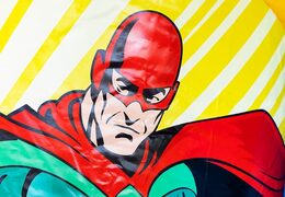 Zamów nadmuchiwany, kombi dmuchany zamek dla dzieci w motywie superbohatera. Dmuchane zamki do skakania ze zjeżdżalnią na sprzedaż w JB Dmuchańce Polska