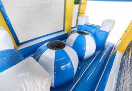 Zamów modułowy 19-metrowy tor przeszkód w stylu surfingu z dopasowanymi obiektami 3D dla dzieci. Kup nadmuchiwane tory przeszkód online już teraz w JB Dmuchańce Polska