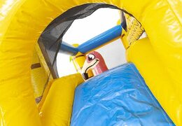 mały dmuchany zamek z hawajami ze zjeżdżalnią dla dzieci