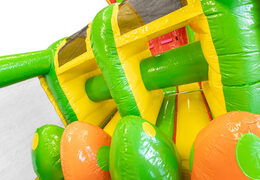 Dmuchany tor przeszkód Dino o długości 13 metrów dla dzieci. Zamów nadmuchiwane tory przeszkód już teraz online w JB Dmuchańce Polska