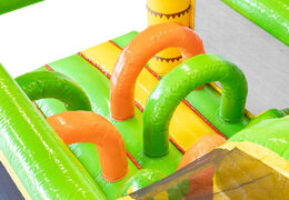 Zamów 13 metrowy nadmuchiwany tor przeszkód z motywem Dino dla dzieci. Kup nadmuchiwane tory przeszkód online już teraz w JB Dmuchańce Polska