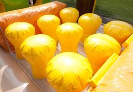 Przeszkody na dmuchanym zamku