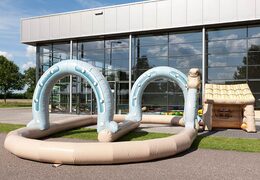 Tor wyścigowy o tematyce westernowej