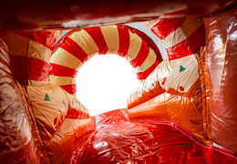 Zjeżdżalnia zamczyska na temat piernikowego domku, czerwona i biała