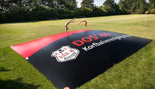 Kup nadmuchiwaną górę powietrzną wykonaną na zamówienie w motywie skojarzonym. Zamów nadmuchiwane góry powietrzne już teraz online w JB Dmuchańce Polska