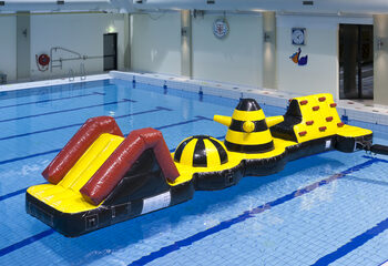 Przygoda z nadmuchiwanym basenem z trudnymi przeszkodami dla małych i dużych. Zamów gry w nadmuchiwany basen już teraz online w JB Dmuchańce Polska