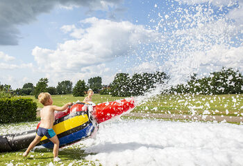 Na sprzedaż kolorowa dmuchana armatka pistolet do piany dla dzieci.Zamów dmuchane obiekty do ciekawych zabaw od producenta JB Dmuchance