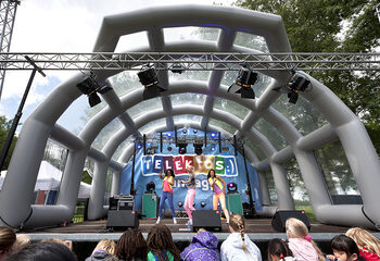 Mobiel podium op maat Telekids
