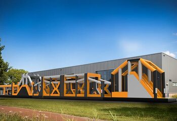 Mega dmuchany zamek z przeszkodami