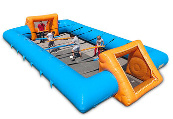 Zamów niebiesko-pomarańczowe nadmuchiwane piłkarzyki z unikalnym systemem przesuwania dla dzieci. Kup teraz dmuchane piłkarzyki online w JB Inflatables Holandia