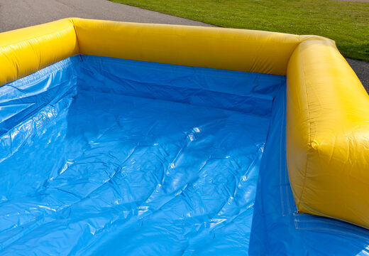 Kup wyjątkową wielofunkcyjną dmuchaną zjeżdżalnię w motywie plaży z brodzikiem, imponującym obiektem 3D, świeżymi kolorami i przeszkodą 3D dla dzieci. Zamów nadmuchiwane zjeżdżalnie już teraz online w JB Dmuchańce Polska