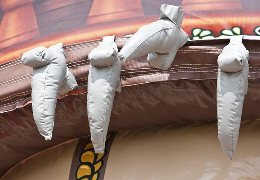 Na sprzedaż dmuchana wieża wspinaczkowa ze ściankami wspinaczkowymi, ze zjeżdżalnią i motywem pirackim dla dobrej zabawy dla dzieci. Zamów najlepsze dmuchane place zabaw w Europie od JB Dmuchance