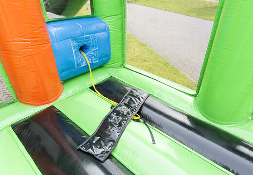 Zamów wielofunkcyjną arenę sportową do różnego rodzaju zajęć sportowych zarówno dla młodszych, jak i starszych. Kup nadmuchiwaną arenę sportową online w JB Dmuchańce Polska