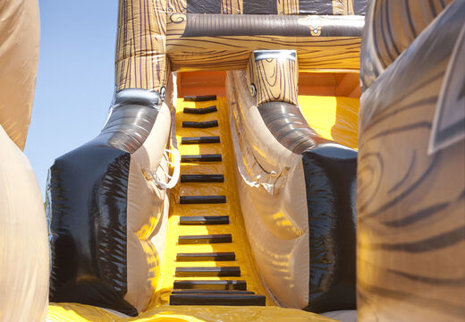 Kup idealną nadmuchiwaną zjeżdżalnię w efektownym kształcie statku pirackiego z fajnymi obiektami 3D i kolorowymi nadrukami dla dzieci. Zamów nadmuchiwane zjeżdżalnie już teraz online w JB Dmuchańce Polska