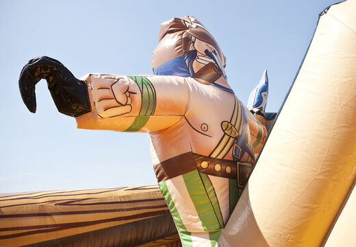 Kup spektakularną nadmuchiwaną zjeżdżalnię w efektownym kształcie statku pirackiego z fajnymi obiektami 3D i kolorowymi nadrukami dla dzieci. Zamów nadmuchiwane zjeżdżalnie już teraz online w JB Dmuchańce Polska