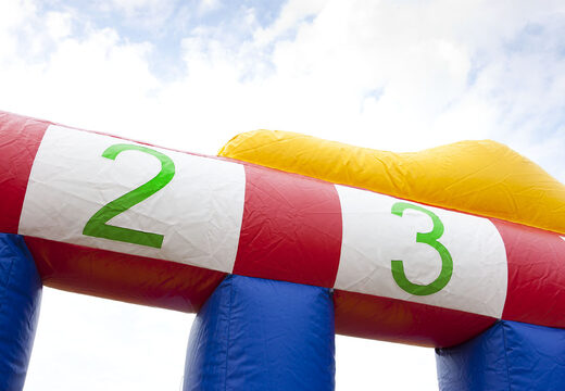 Do kupienia dmuchany tor bandy do zabawy w wyścigi konne dla dzieci. Zamów online duże dmuchane place zabaw na imprezy integracyjne od JB Dmuchance 