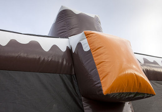 Zamów nadmuchiwany tor rolkowy podwójny w motywie zimowym dla młodszych i starszych. Kup nadmuchiwane atrakcje zimowe online w JB Dmuchańce Polska