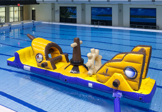 Zamów statek piracki z kursem szturmowym z zabawnymi przedmiotami dla młodszych i starszych. Kup nadmuchiwane tory przeszkód online już teraz w JB Dmuchańce Polska