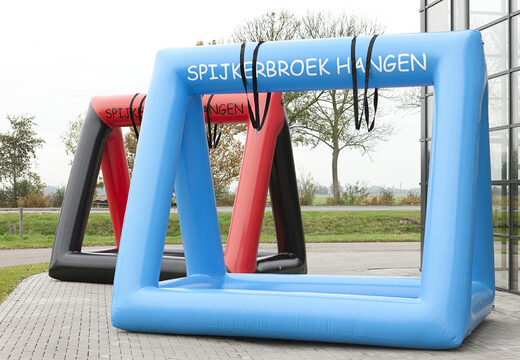 Na sprzedaż wiszące spodnie, gra z dmuchanych elementów do urozmaicenia imprezy urodzinowej lub integracyjnej. Zamów wyjątkowe dmuchańce od producenta JB Dmuchance 