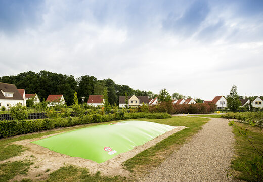 Kup wykonaną na zamówienie dmuchaną górę powietrzną w motywie Królik. Zamów nadmuchiwane góry powietrzne już teraz online w JB Dmuchańce Polska