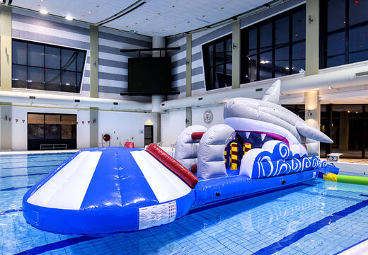 Zamów wyjątkową dmuchaną zjeżdżalnię z motywem rekina dla młodszych i starszych. Kup nadmuchiwane gry w bilard już teraz online na JB Dmuchańce Polska