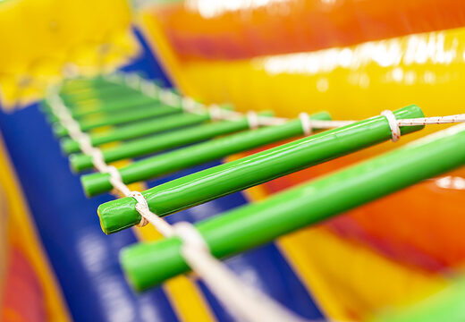 Na sprzedaż kolorowa dmuchana wspinaczka po drabinie z miękim lądowaniem na dmuchanej poduszce. Zamów kompletne dmuchane place zabaw z szybką realizacją zamówienia od producenta JB Dmuchance